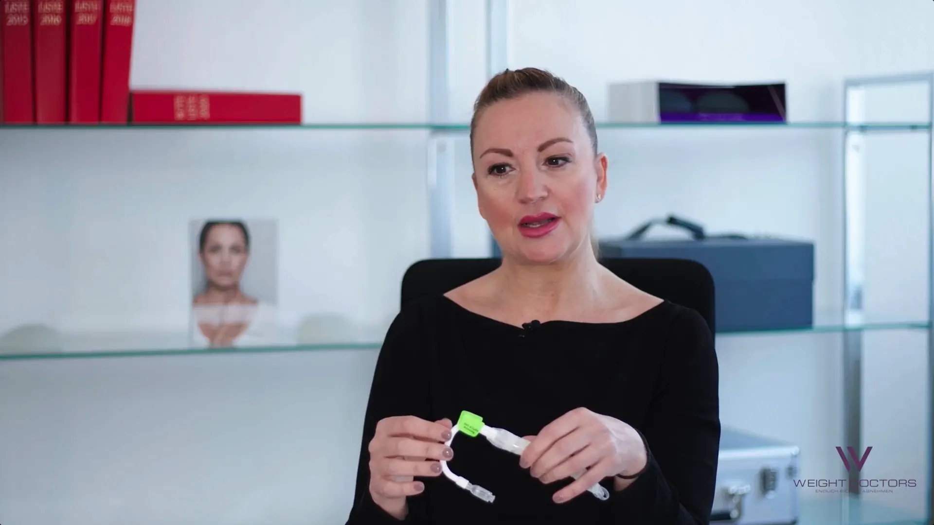 Consulente di Weight Doctors® spiega la capsula del palloncino gastrico Allurion
