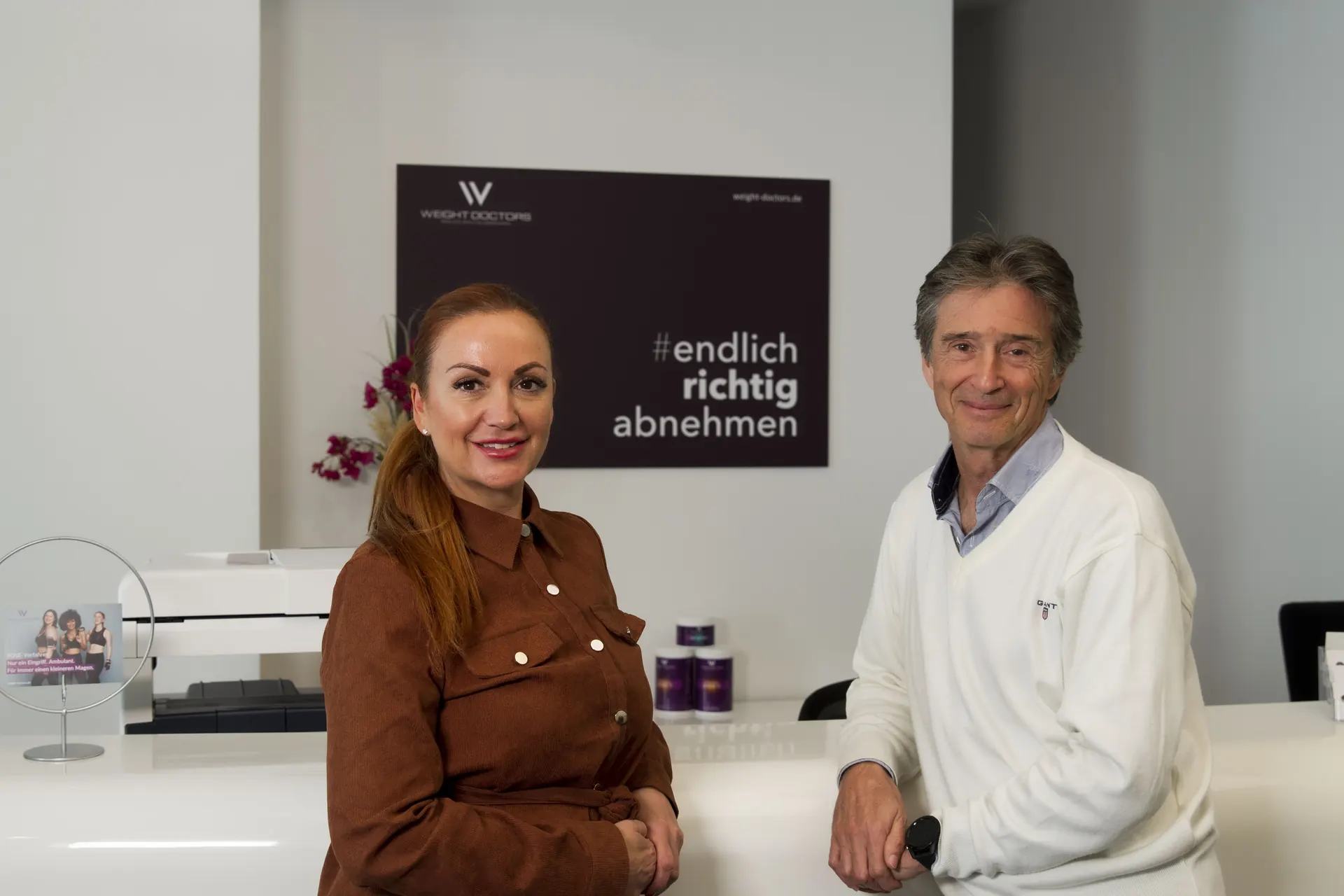 Arzt und Beraterin vo Weight Doctors® im Beratigsruum